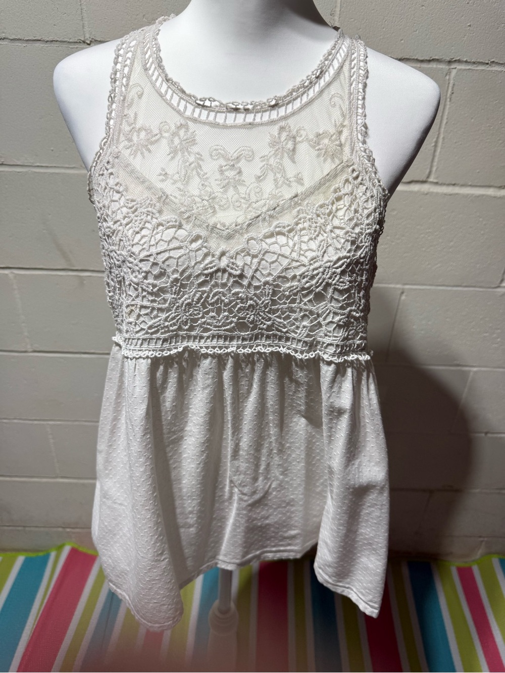 Hollister Lace-Trim Sleeveless Peplum Top - White